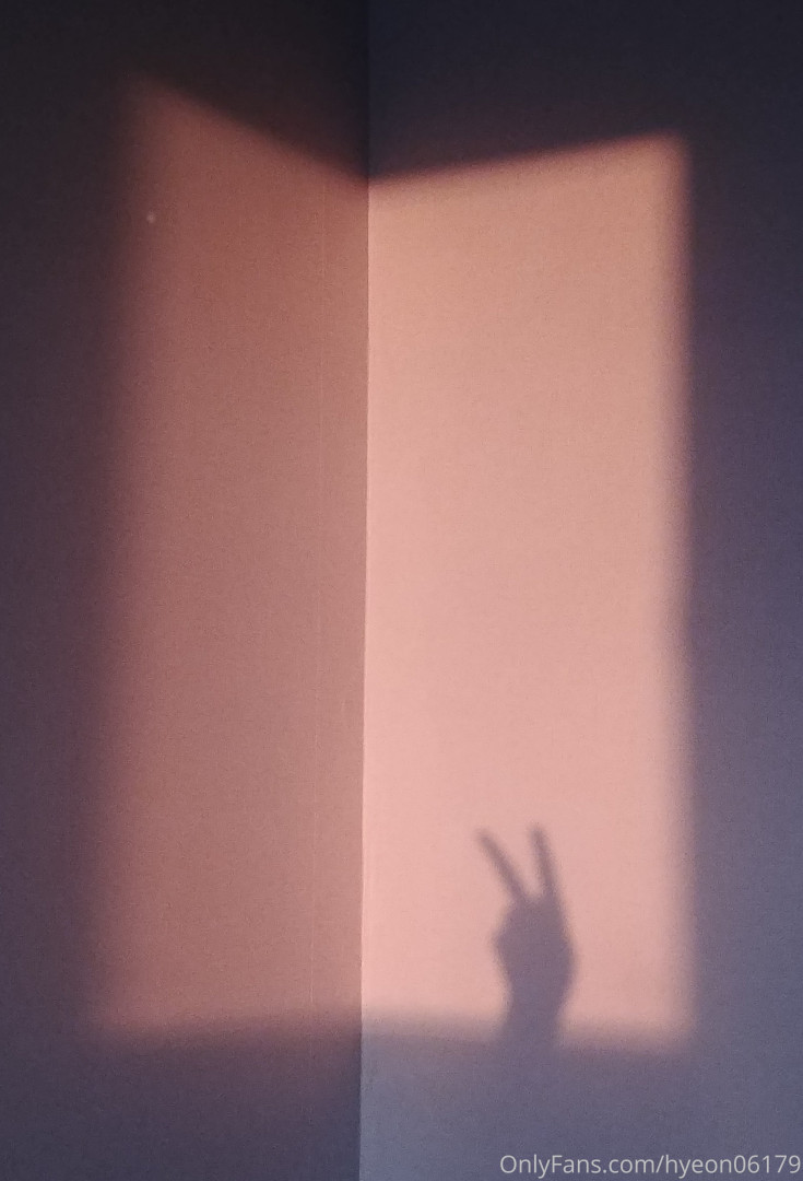 Photo by hyeon06179 published on October 16,2023 00:51:43 - BestThots