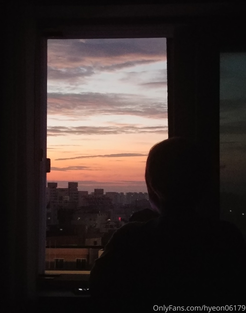 Photo by hyeon06179 published on October 16,2023 00:55:10 - BestThots