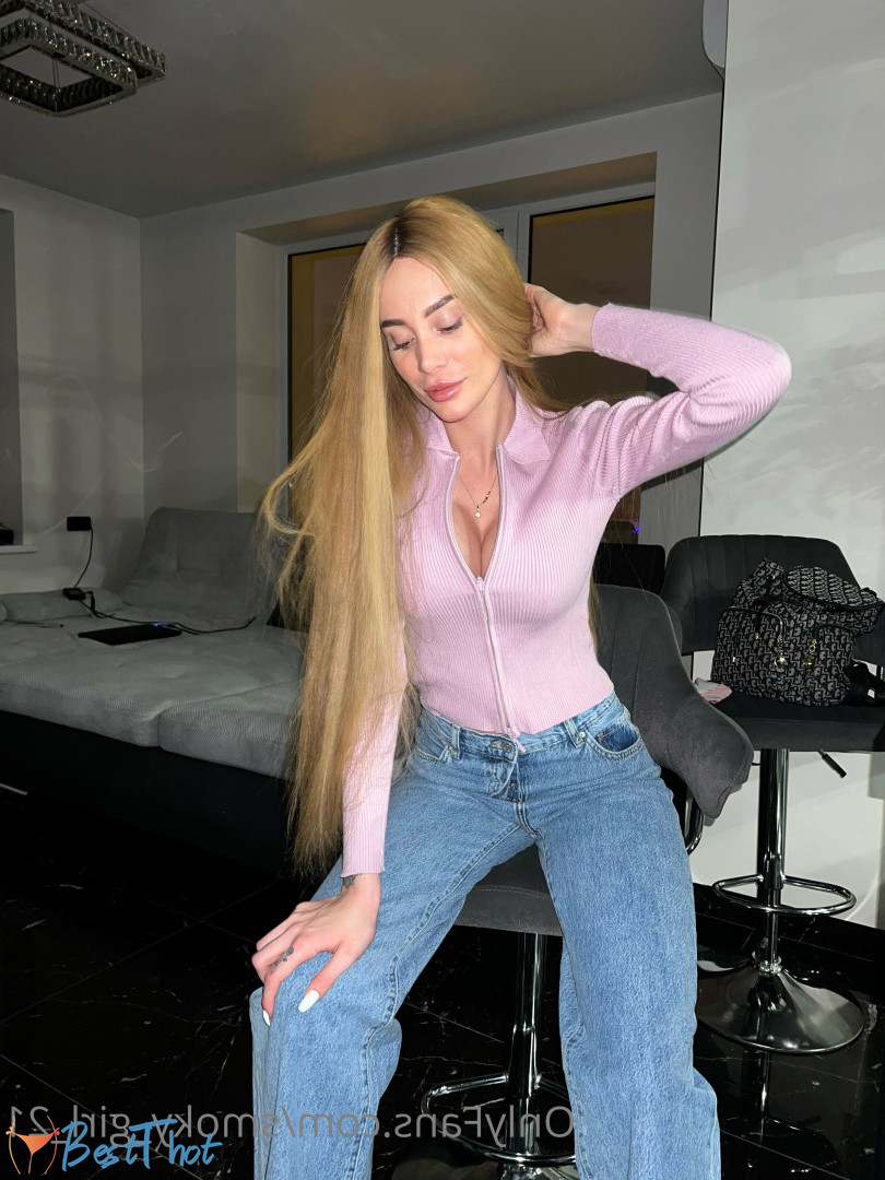 Photo by smoky_girl_21 published on December 12,2024 09:40:43 - BestThots