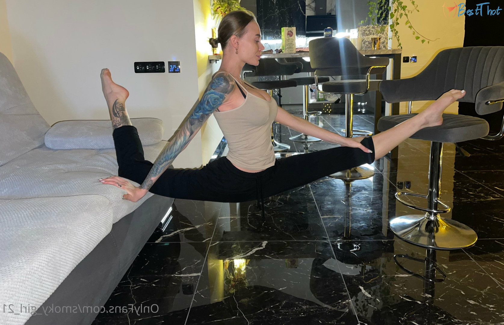 Photo by smoky_girl_21 published on December 12,2024 09:41:09 - BestThots