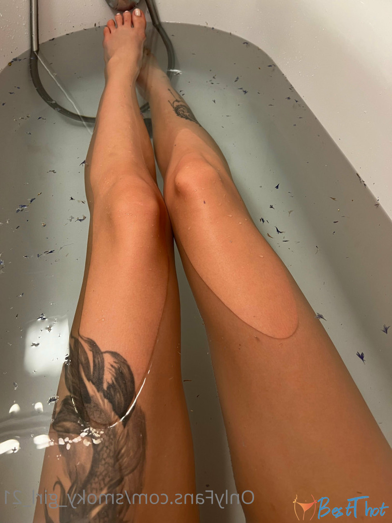 Photo by smoky_girl_21 published on December 12,2024 09:41:20 - BestThots