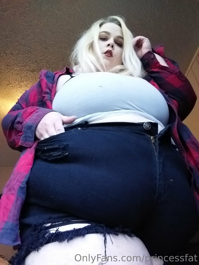 Photo by fatstonerchick.free published on January 13,2024 21:01:32 - BestThots