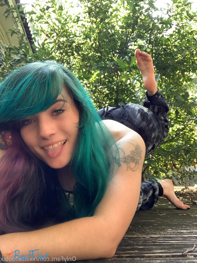 Photo by xxlittlefootxx published on December 20,2024 19:08:00 - BestThots