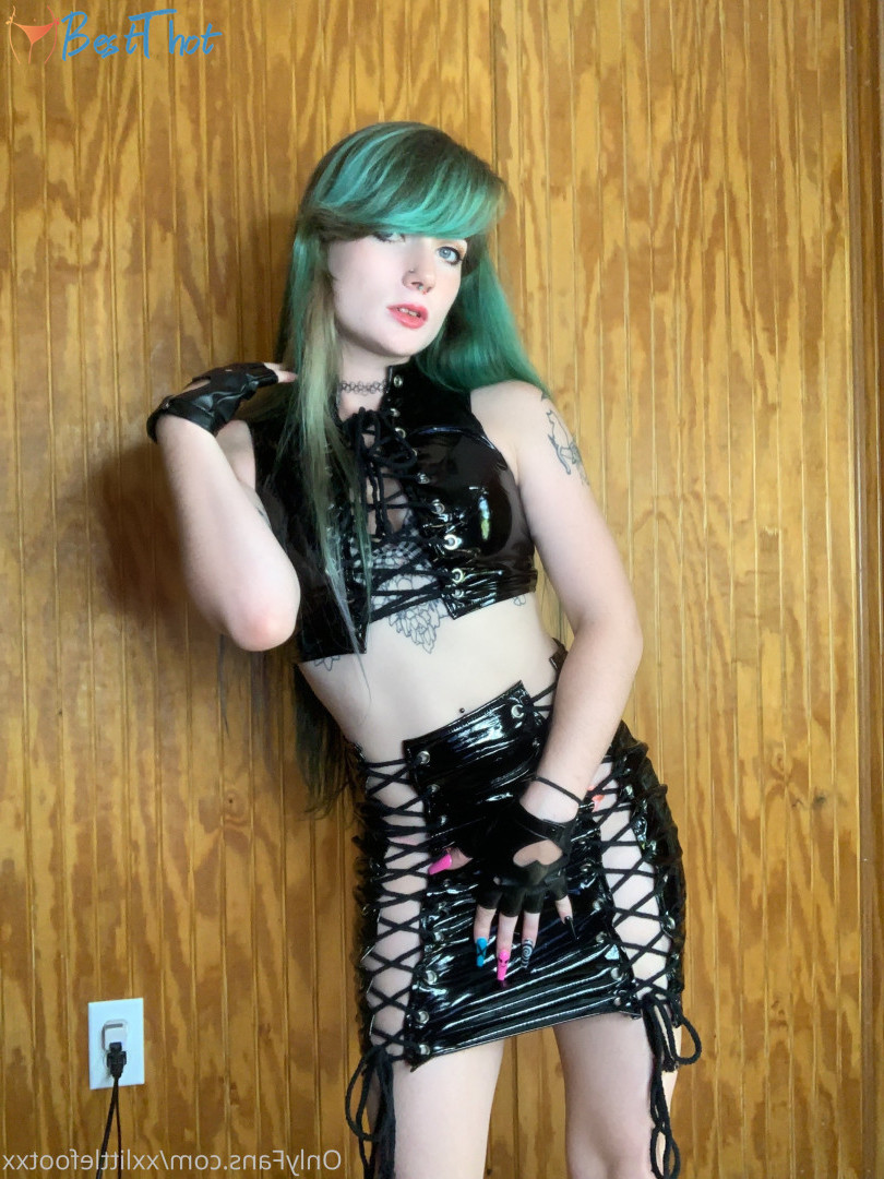 Photo by xxlittlefootxx published on December 20,2024 19:08:28 - BestThots