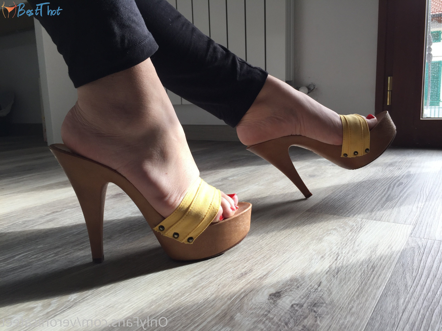 veronicafeet #9509033