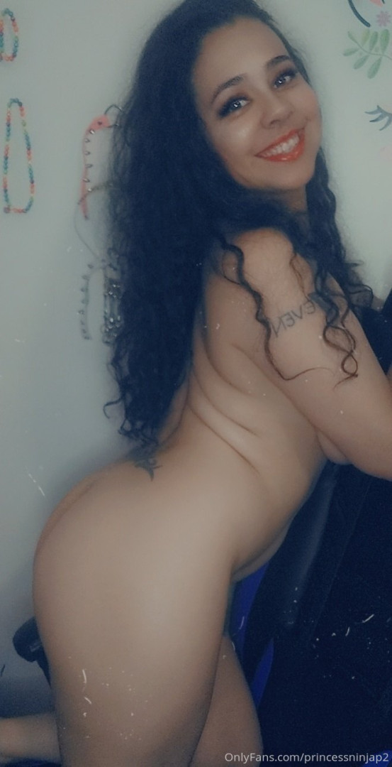Photo by princessbratcat published on May 19,2023 07:00:33 - BestThots