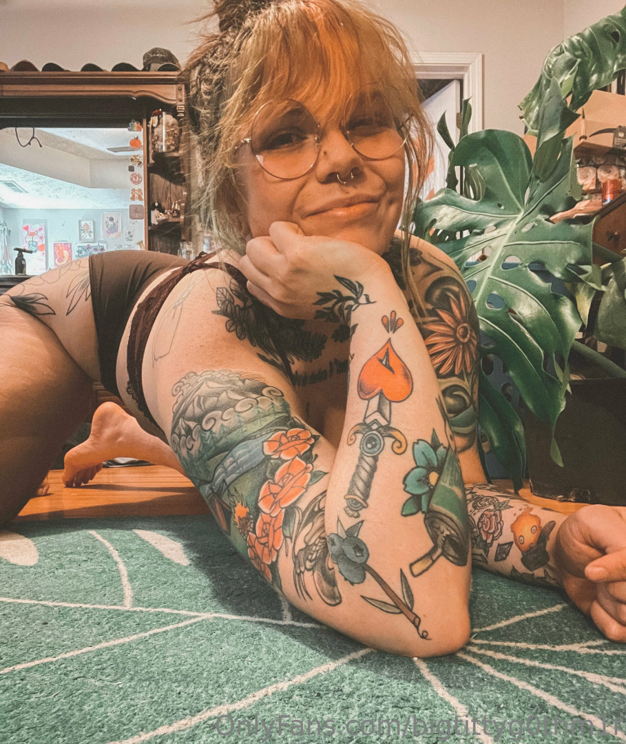Photo by bigtittyg0thm1r published on August 2,2023 15:20:37 - BestThots