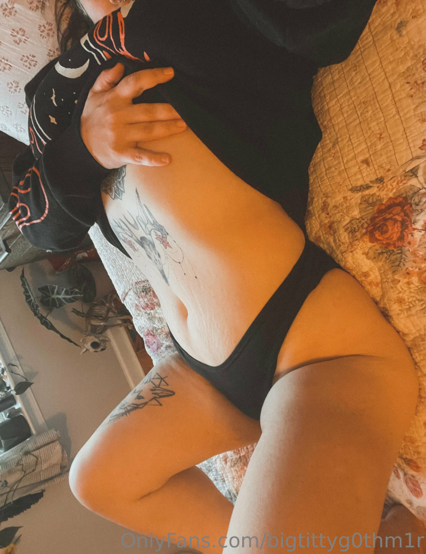 Photo by bigtittyg0thm1r published on August 2,2023 15:22:31 - BestThots