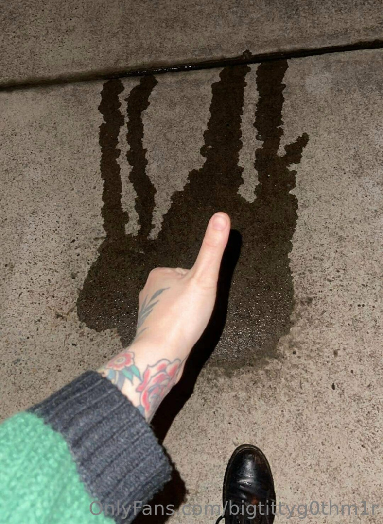 Photo by bigtittyg0thm1r published on August 2,2023 15:23:37 - BestThots