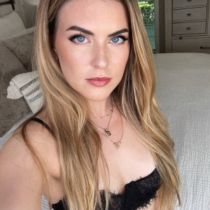 emmalux #9238836
