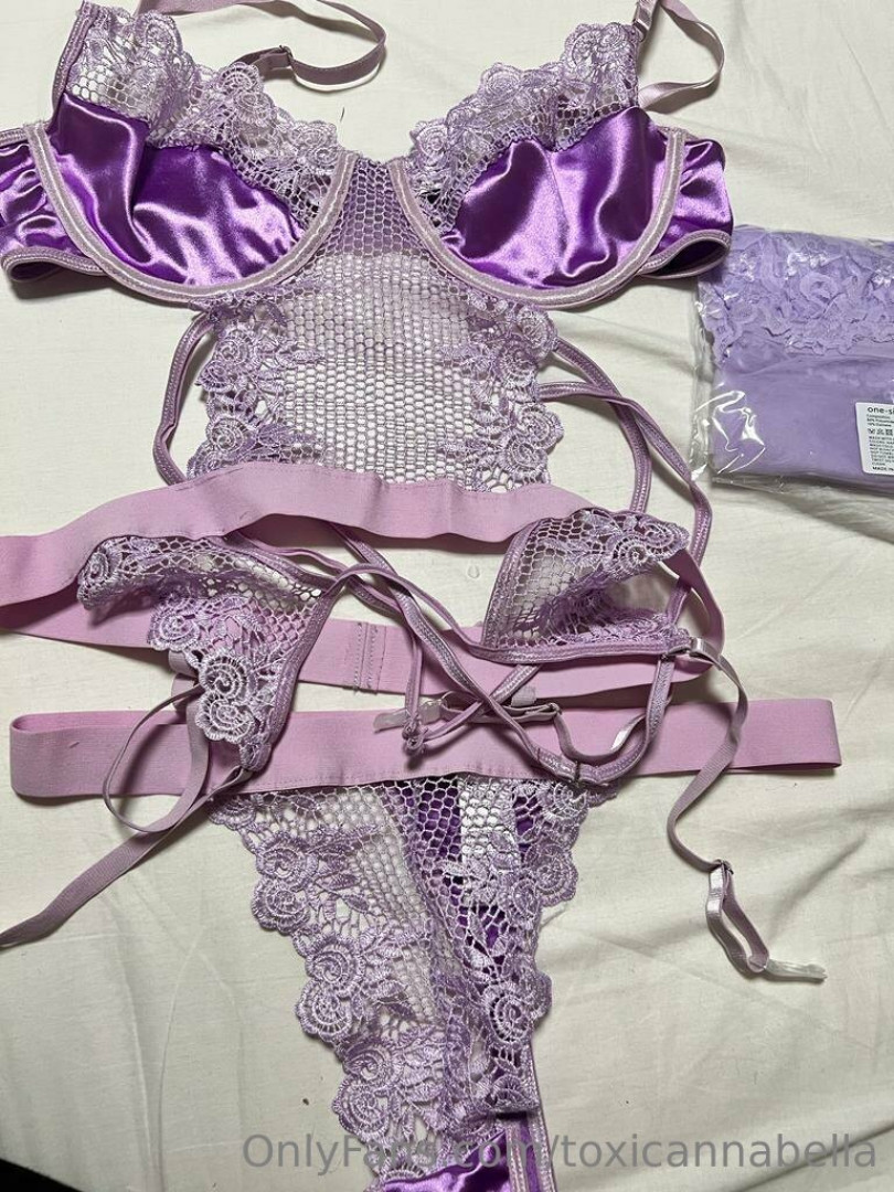 Photo by toxicannabella published on June 4,2023 06:00:20 - BestThots