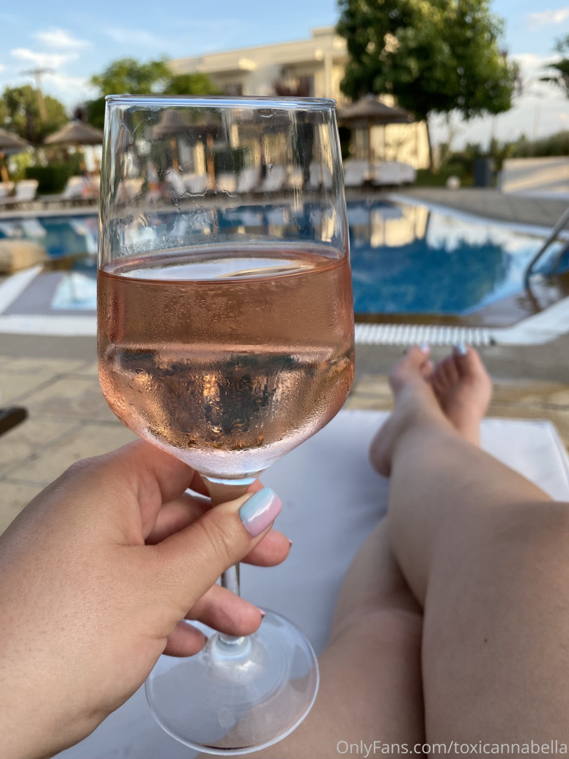 Photo by toxicannabella published on June 4,2023 06:02:23 - BestThots