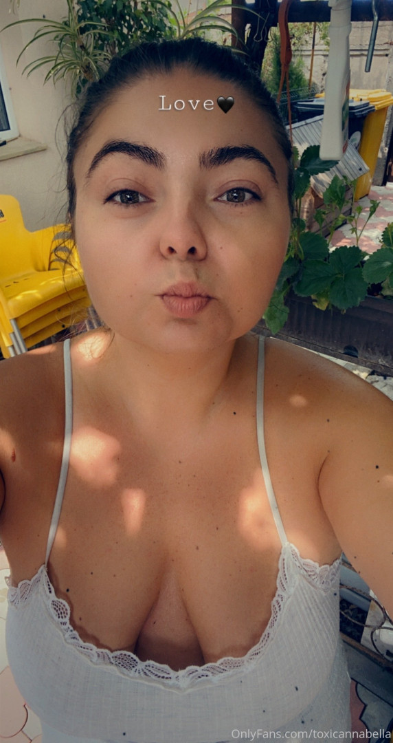 Photo by toxicannabella published on June 4,2023 06:04:24 - BestThots