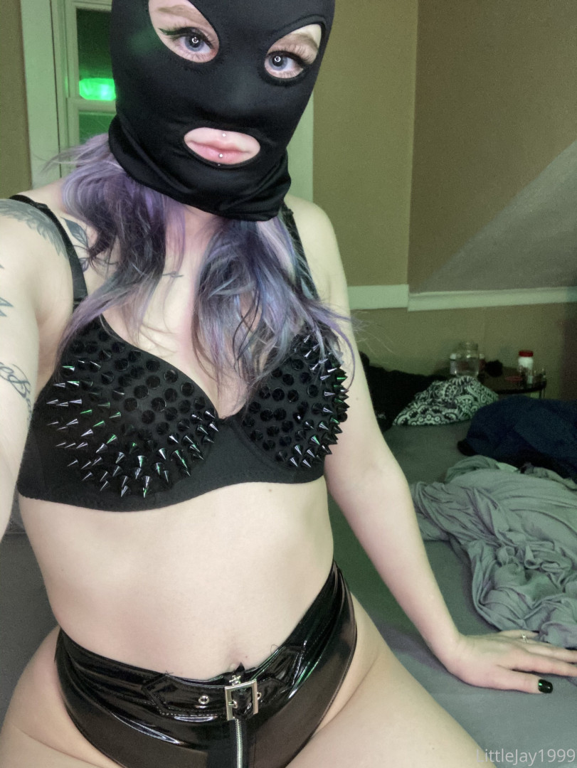 Photo by alyxxxgoth published on October 16,2023 12:07:39 - BestThots