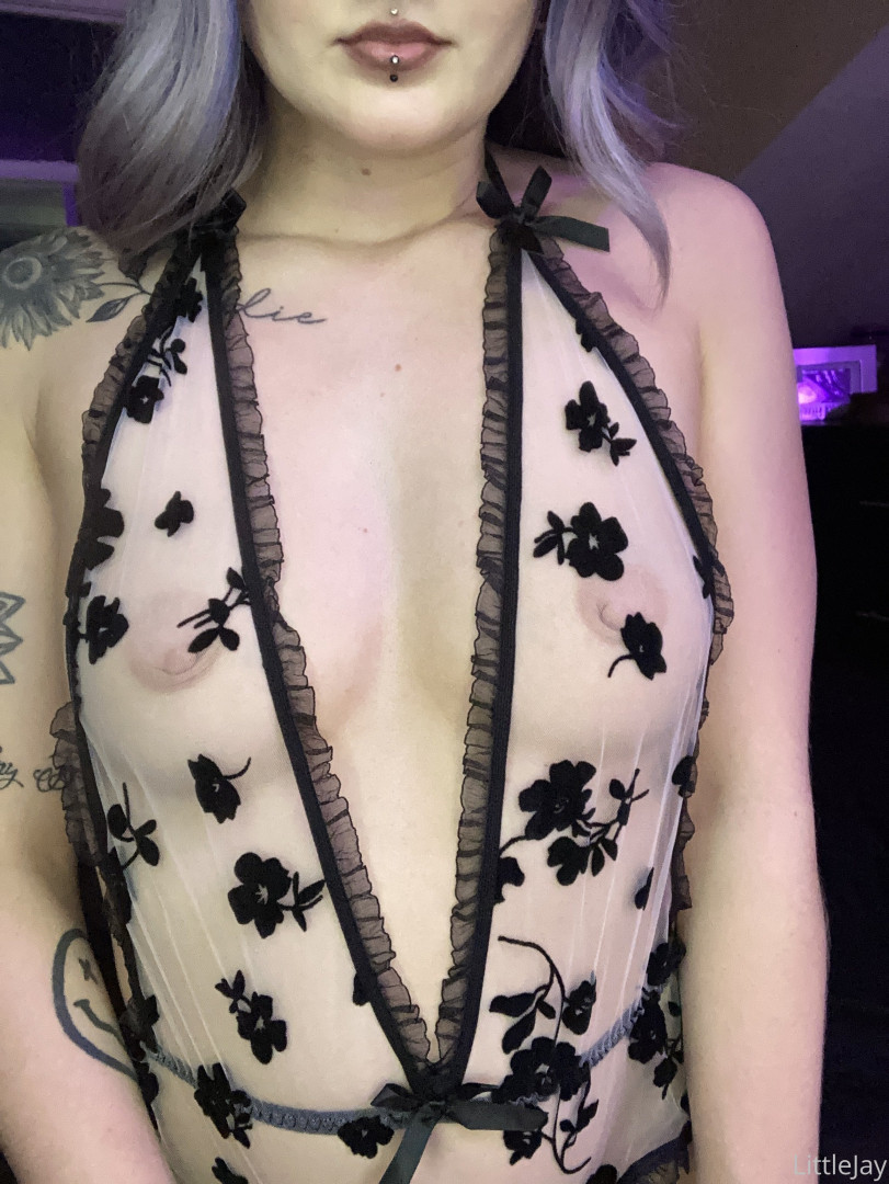 Photo by alyxxxgoth published on October 16,2023 12:14:30 - BestThots