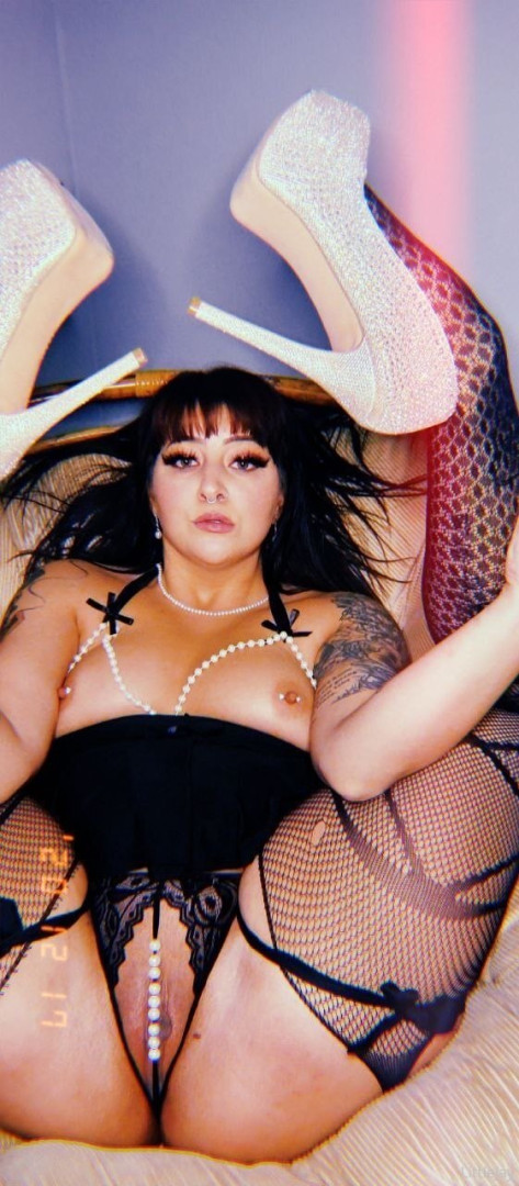 Photo by alyxxxgoth published on October 16,2023 12:22:49 - BestThots