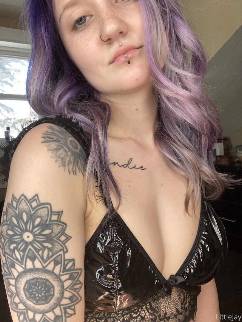 Photo by alyxxxgoth published on October 16,2023 12:25:56 - BestThots