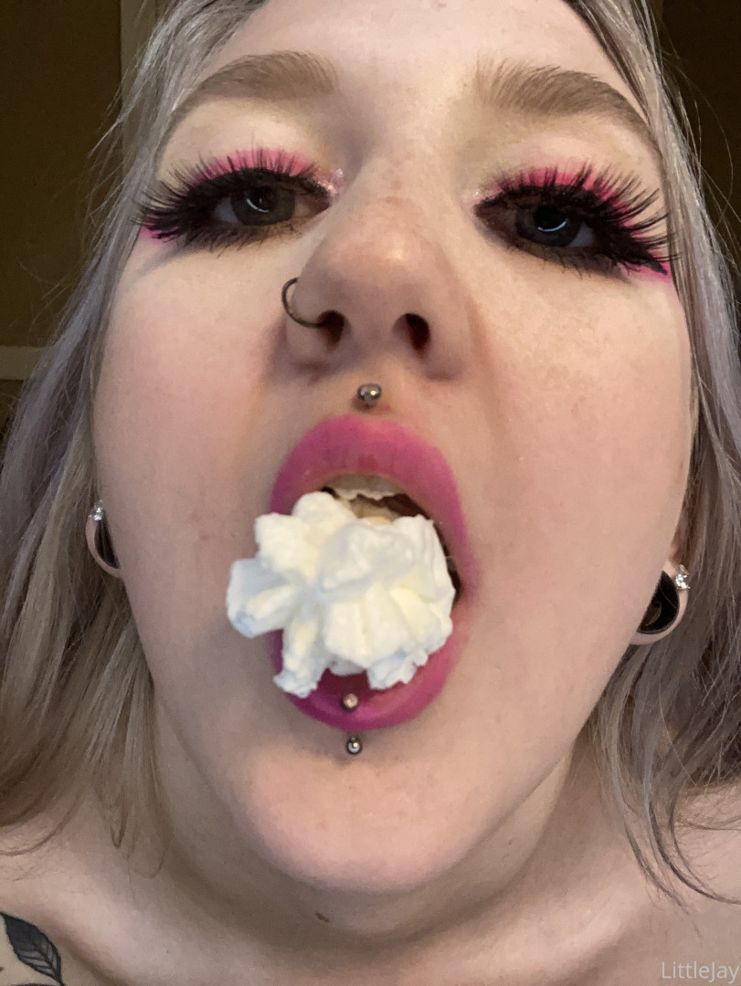 Photo by alyxxxgoth published on October 16,2023 12:27:18 - BestThots
