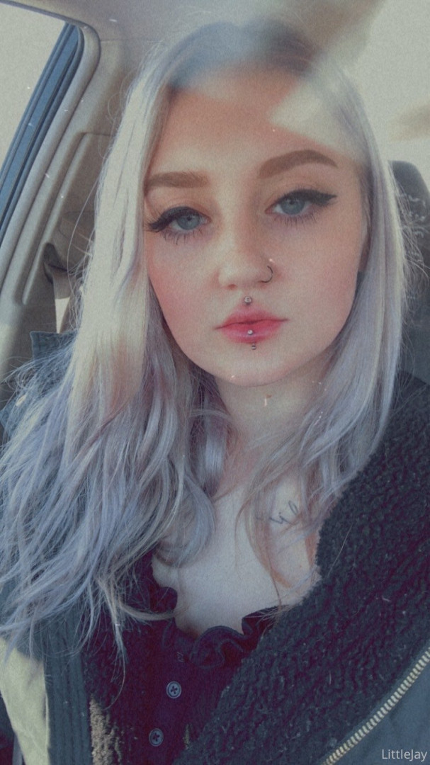 Photo by alyxxxgoth published on October 16,2023 12:40:35 - BestThots