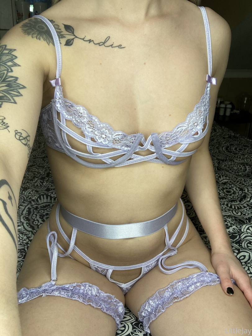 Photo by alyxxxgoth published on October 16,2023 12:44:03 - BestThots