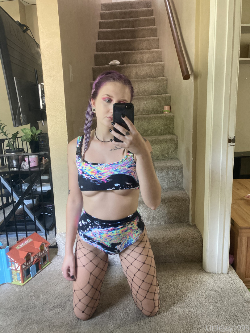 Photo by alyxxxgoth published on October 16,2023 12:50:19 - BestThots