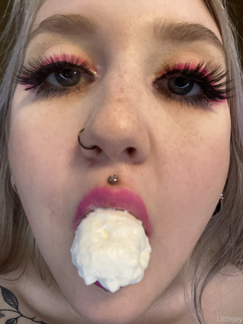 Photo by alyxxxgoth published on October 16,2023 12:53:42 - BestThots