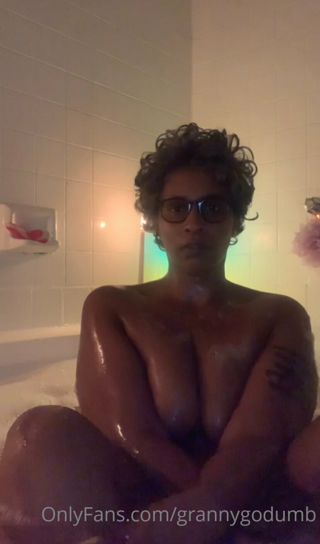 Photo by grannygodumb published on October 15,2023 00:19:12 - BestThots