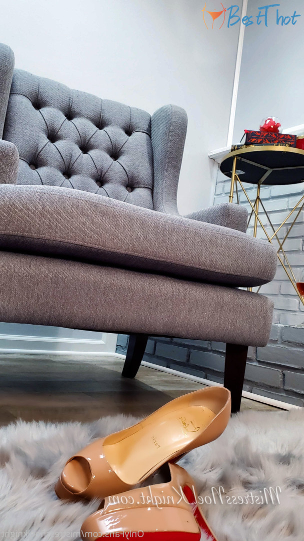 Photo by mistressnoelknight published on December 24,2024 18:12:32 - BestThots