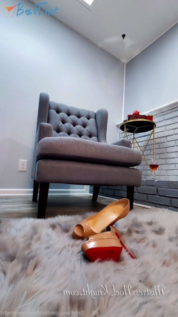 Photo by mistressnoelknight published on December 24,2024 18:13:29 - BestThots