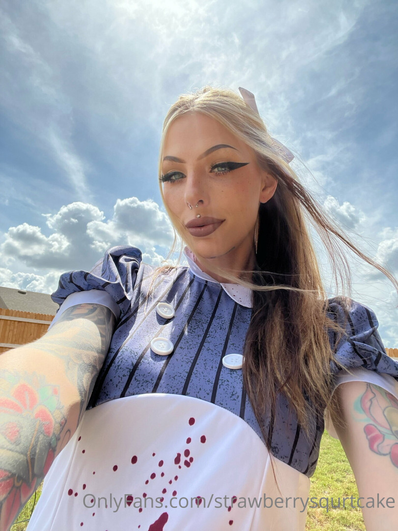 Photo by strawberrysqurtcake published on May 17,2023 14:16:46 - BestThots