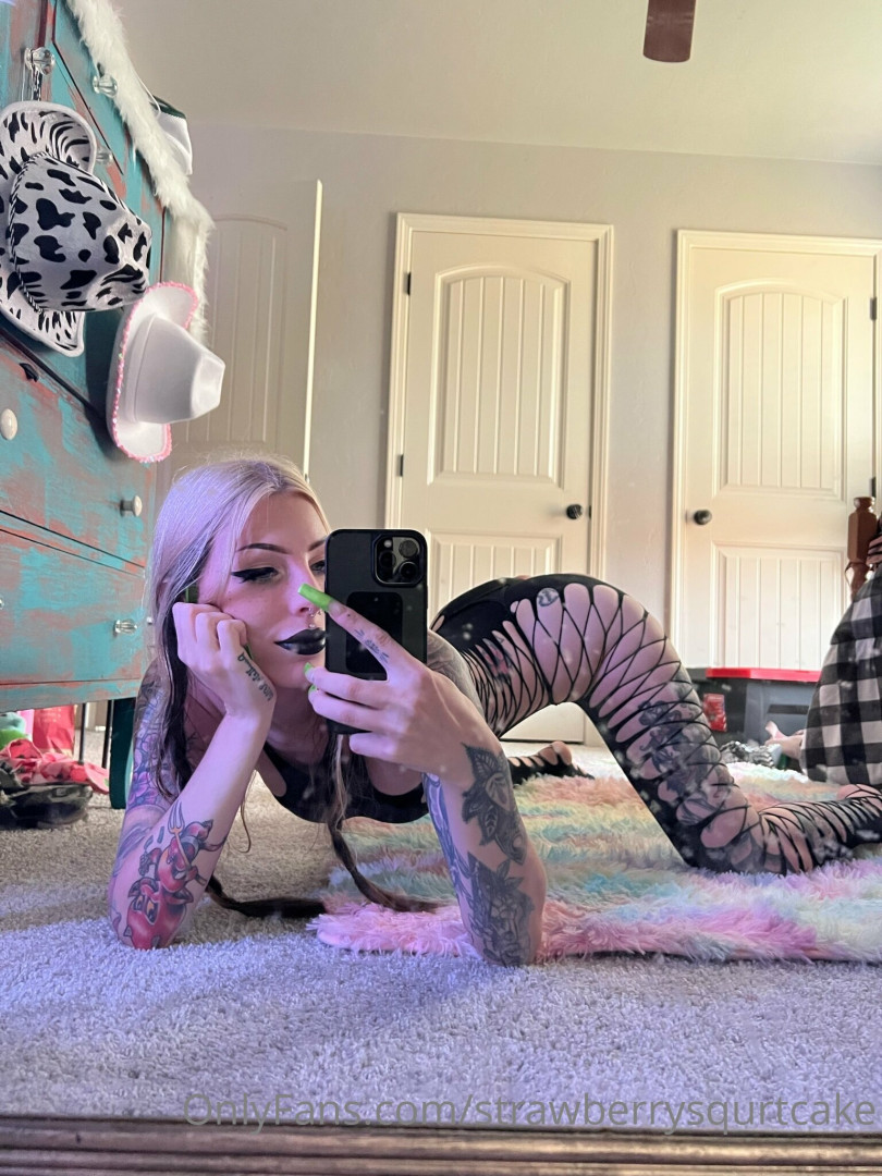 Photo by strawberrysqurtcake published on May 17,2023 14:20:15 - BestThots