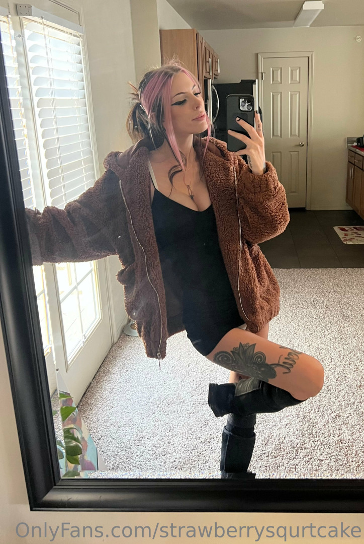 Photo by strawberrysqurtcake published on May 17,2023 14:21:03 - BestThots