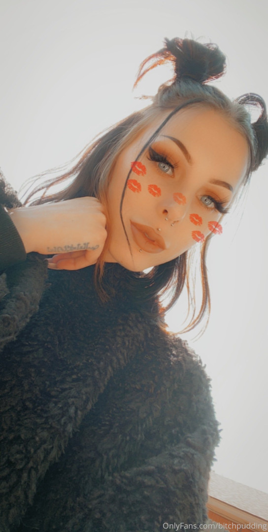 Photo by strawberrysqurtcake published on May 17,2023 14:21:32 - BestThots