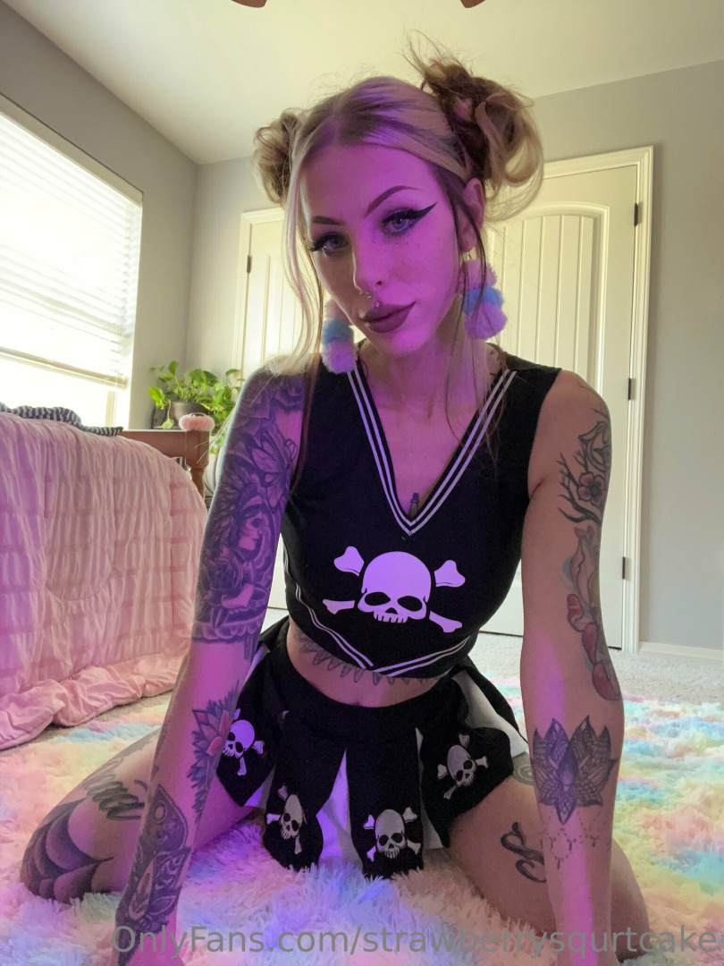 Photo by strawberrysqurtcake published on May 17,2023 14:21:55 - BestThots