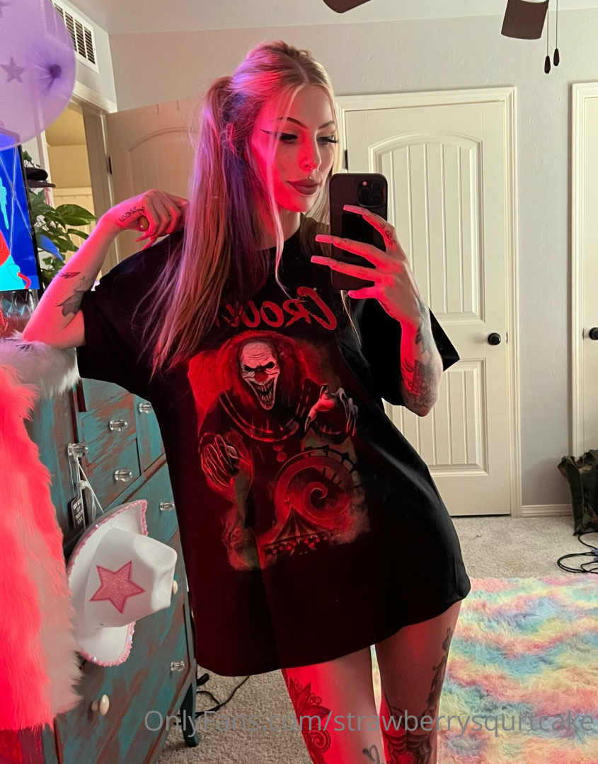 Photo by strawberrysqurtcake published on May 17,2023 14:24:08 - BestThots