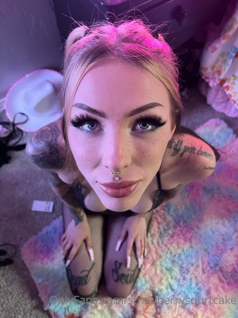 Photo by strawberrysqurtcake published on May 17,2023 14:25:50 - BestThots