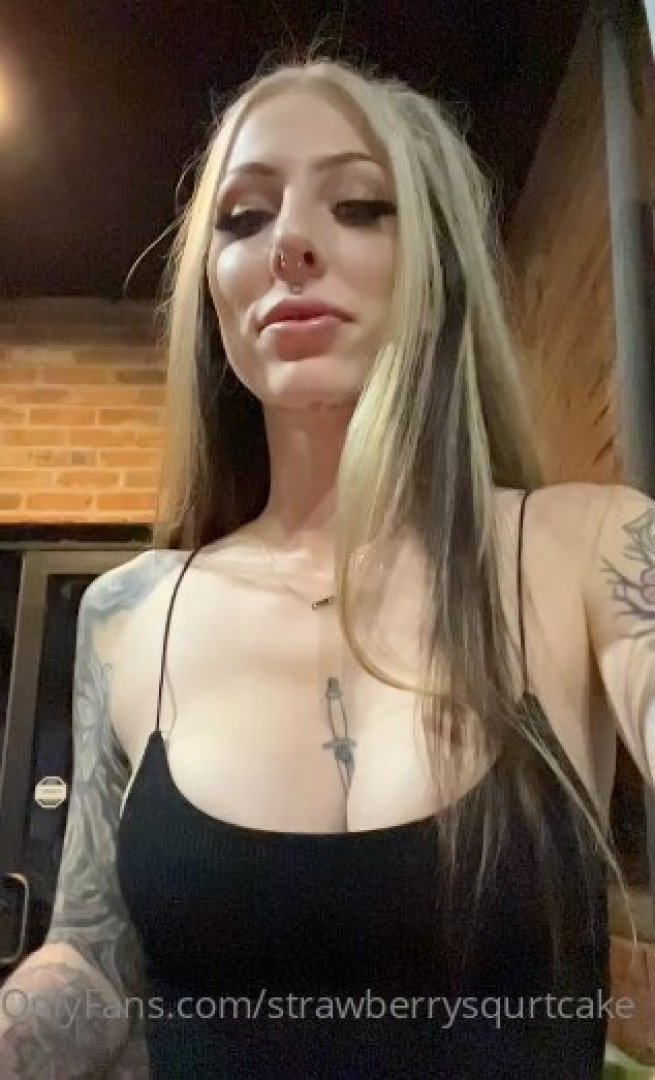 Photo by strawberrysqurtcake published on May 17,2023 14:26:52 - BestThots