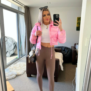 ausariana #2104990
