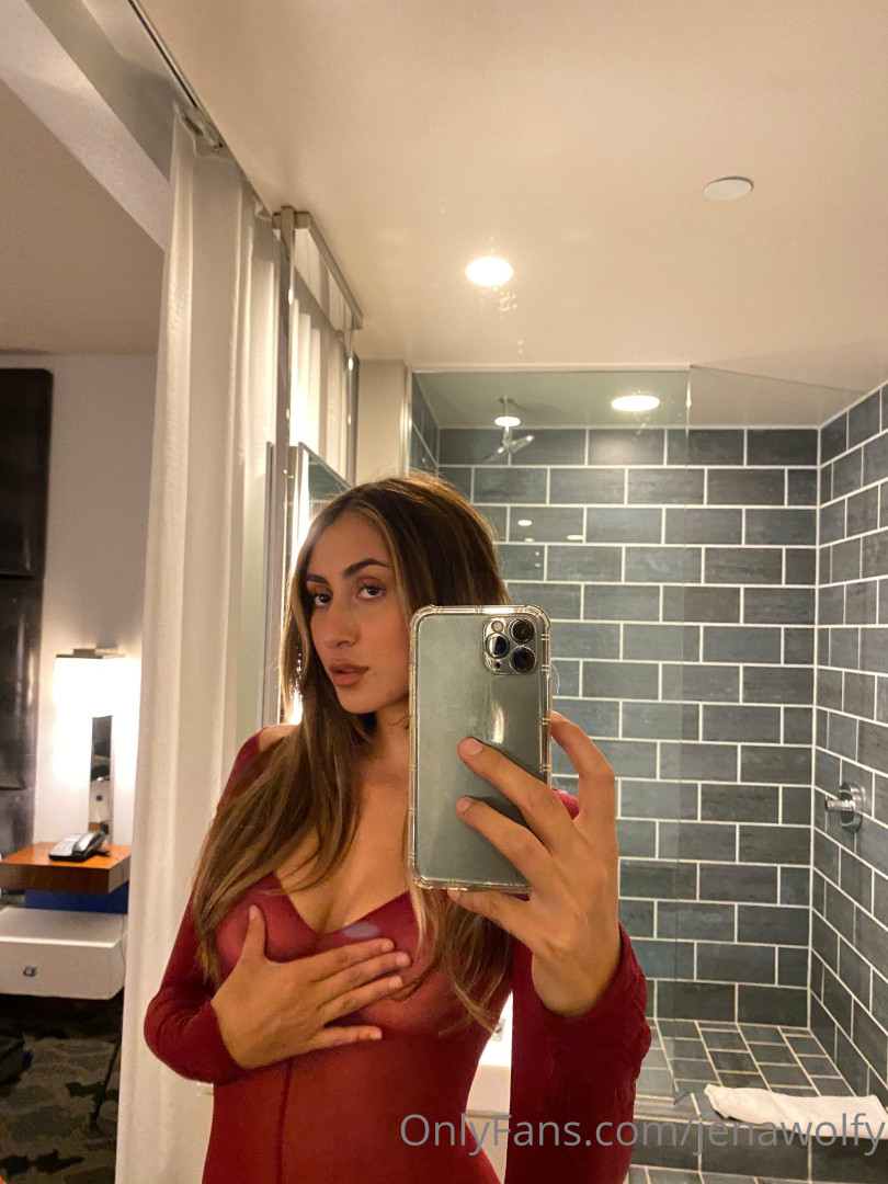 Photo by jenawolfy published on June 8,2023 22:59:10 - BestThots