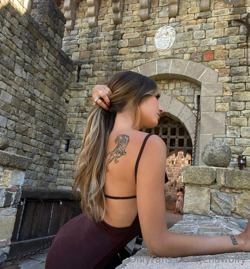 Photo by jenawolfy published on June 8,2023 23:01:28 - BestThots