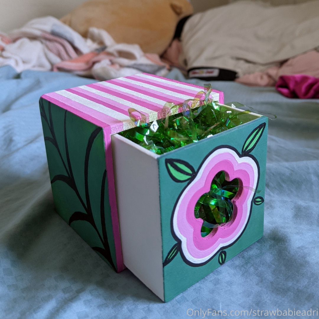 Photo by strawbabieadri published on May 17,2023 14:49:51 - BestThots