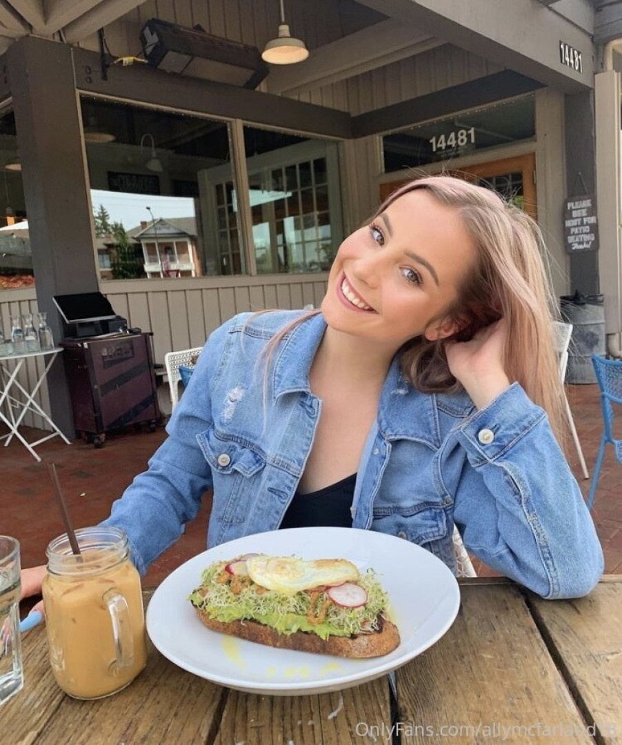 Photo by allymcfarland18 published on July 21,2023 23:46:45 - BestThots