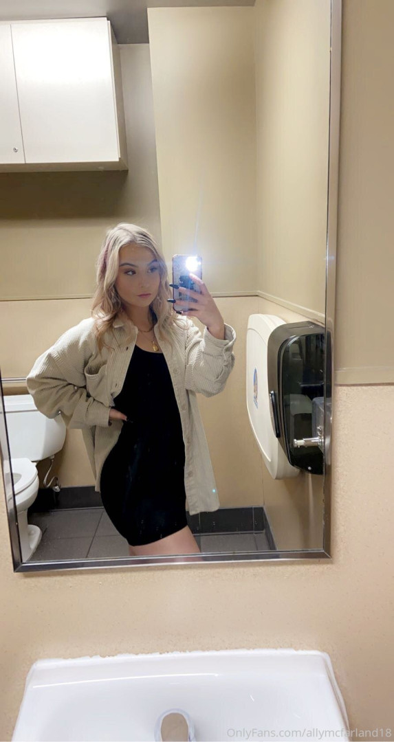 Photo by allymcfarland18 published on July 22,2023 00:21:17 - BestThots