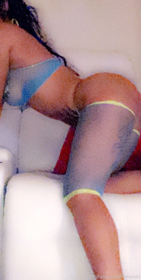 Photo by xxroseeqoldxx published on October 15,2023 08:33:09 - BestThots