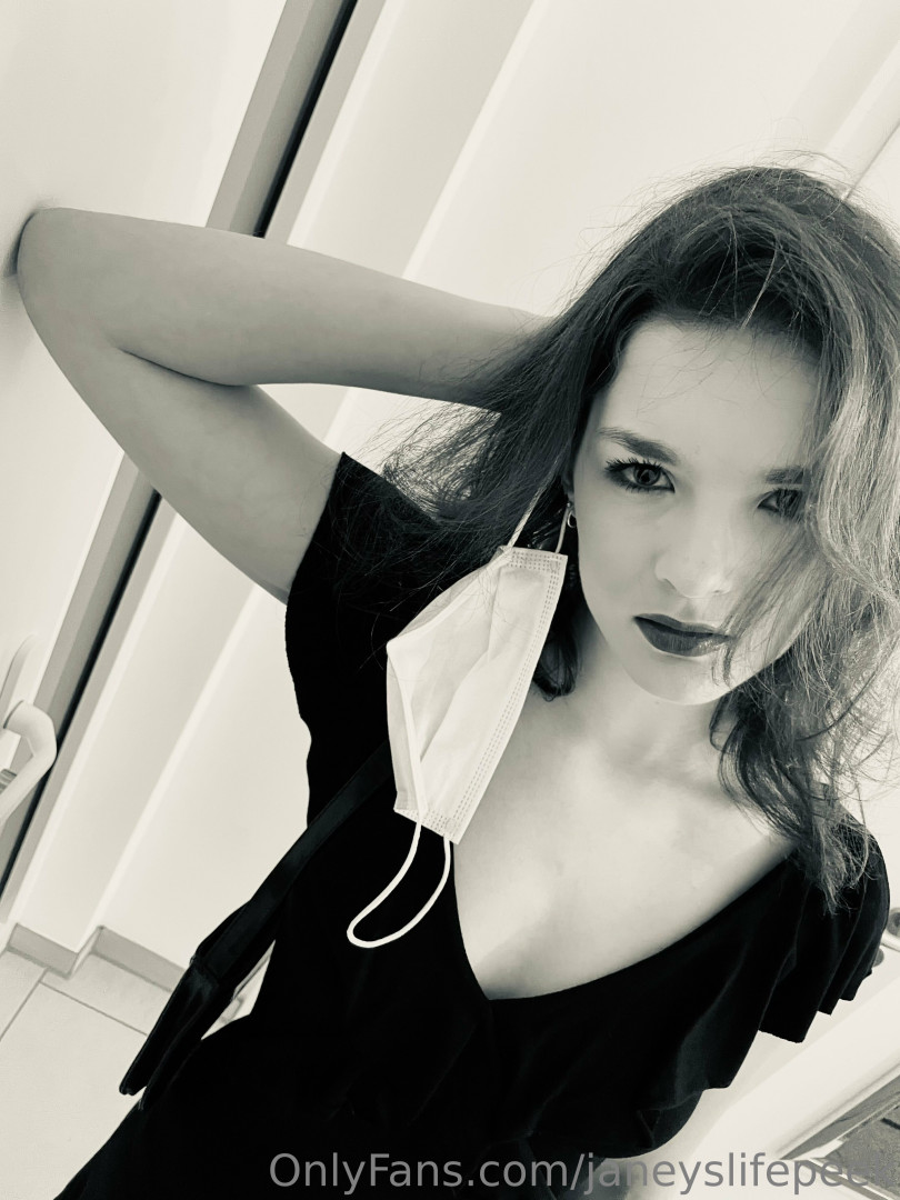 Photo by janeyslifepeek published on July 24,2023 01:53:39 - BestThots