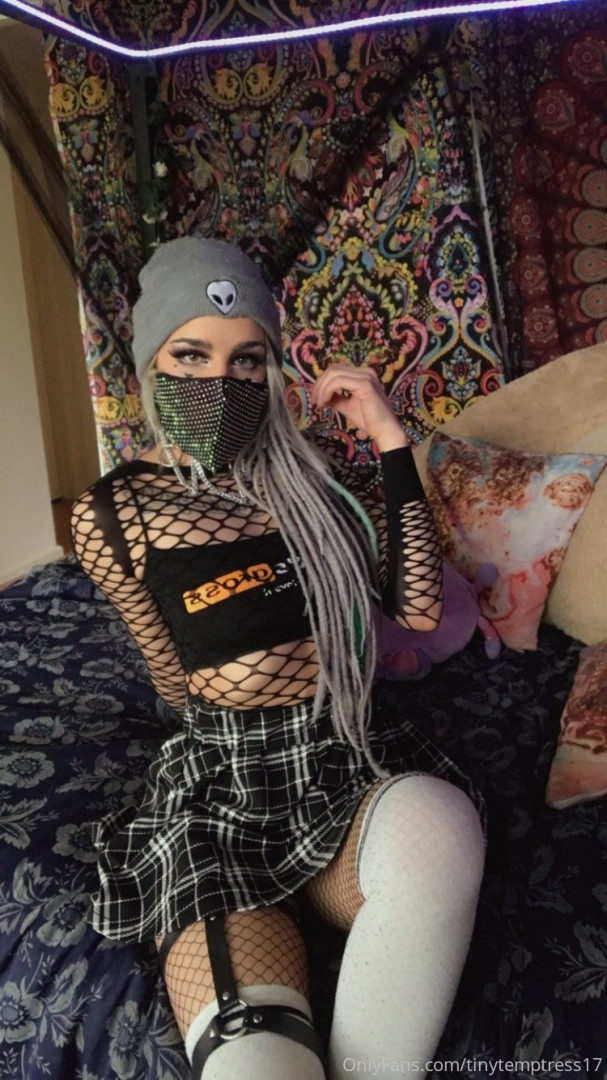 Photo by tinytemptress17 published on June 4,2023 06:37:56 - BestThots