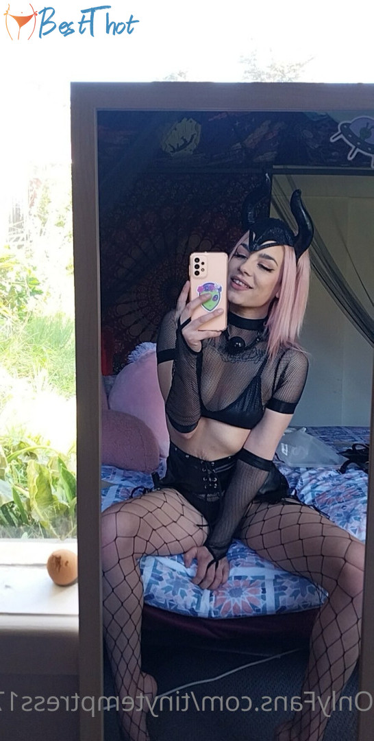 tinytemptress17 #9587639