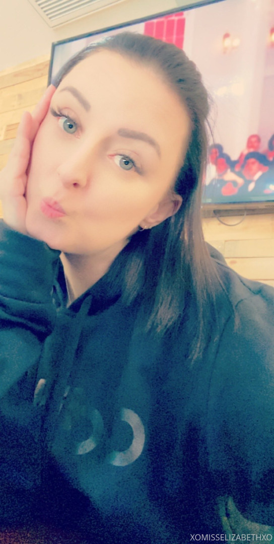 Photo by xomisselizabethxo published on June 12,2023 04:01:25 - BestThots