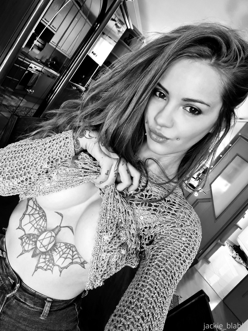 Photo by jackie_blabla published on June 9,2023 00:18:25 - BestThots