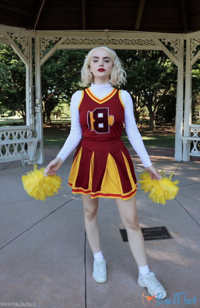 Photo by lunalanieee published on December 17,2024 08:07:16 - BestThots